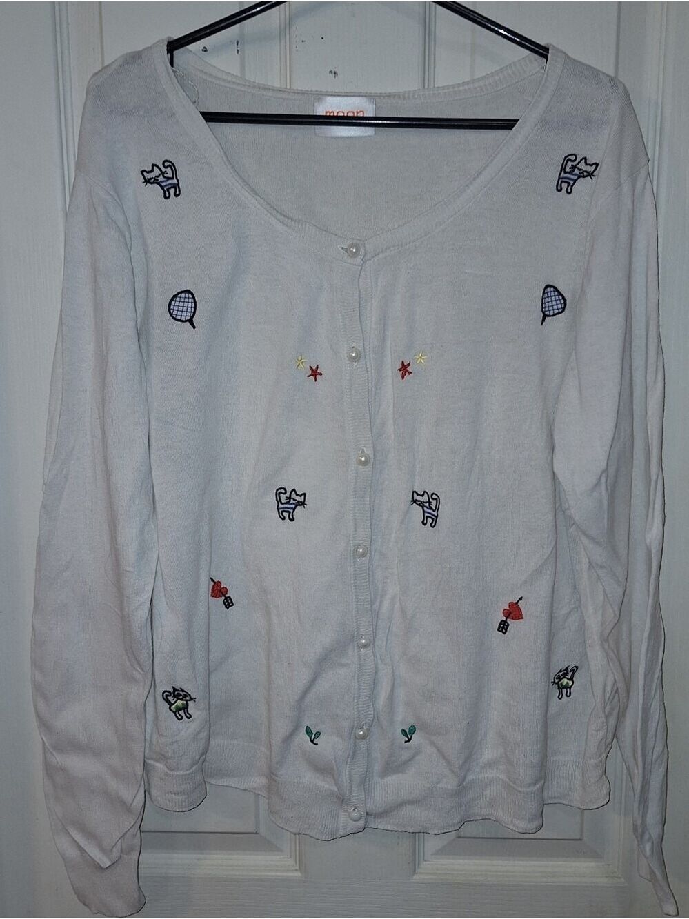 Moon White Embroidered Button-Front Women’s Sweater Cardigan